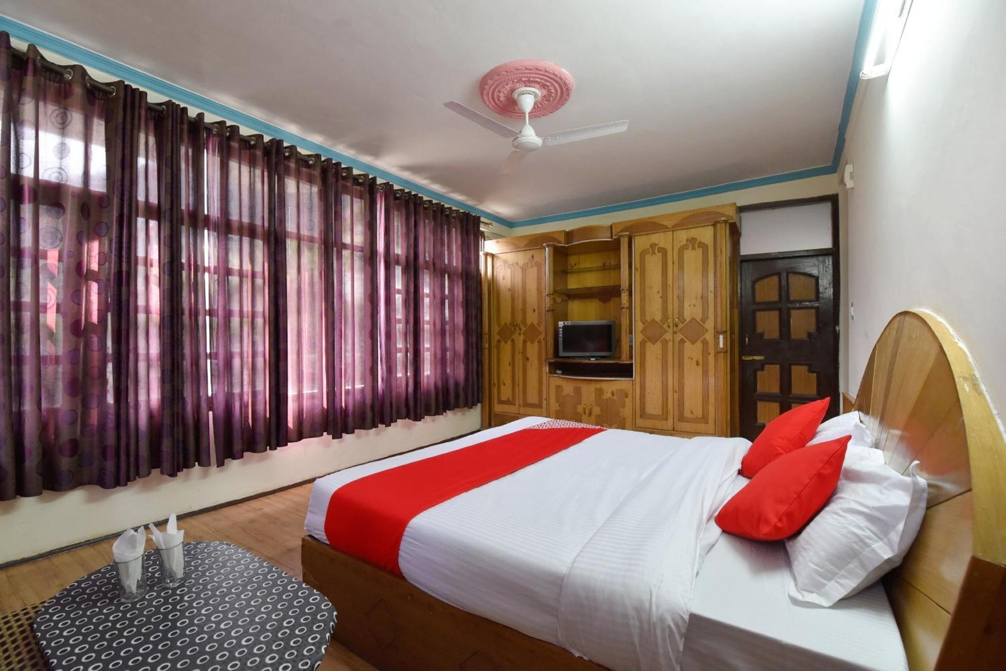 Hotel Oyo Hill View Manāli Exteriér fotografie