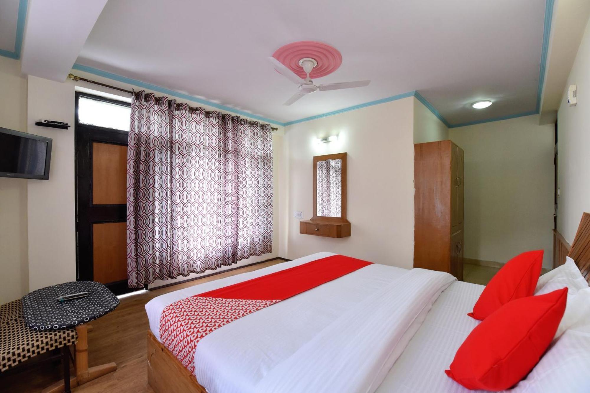 Hotel Oyo Hill View Manāli Exteriér fotografie